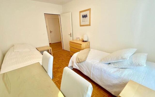 Close to the lake and very spacious 3 bedroom