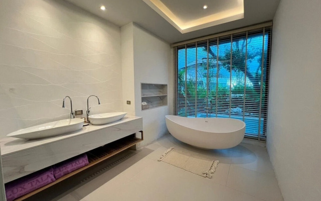 Luxtalay Khanom Hotel