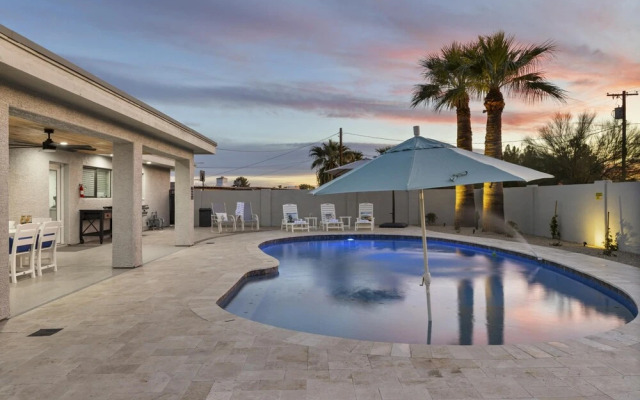 Desert Willow Pool Spa Firepit Putting Green
