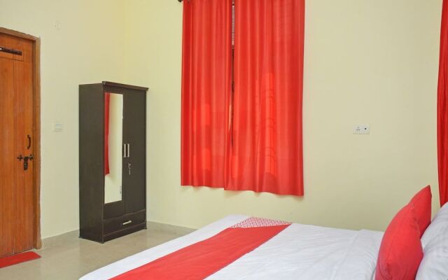 OYO 24622 Red Cliff