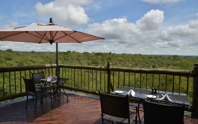 Victoria Falls Safari Club