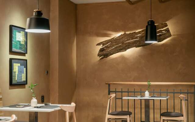 Pytloun Design Self Check-in Hotel