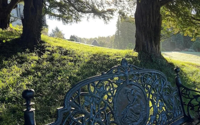 Kendal - Gothic Hall - Luxury Rooms or Apartment