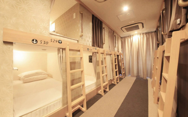 Centurion Ladies Hostel Ueno Park - Caters to Women