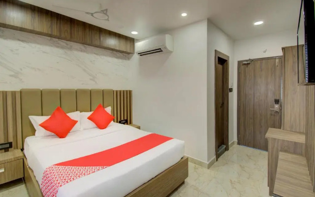 V Hotel by OYO Rooms