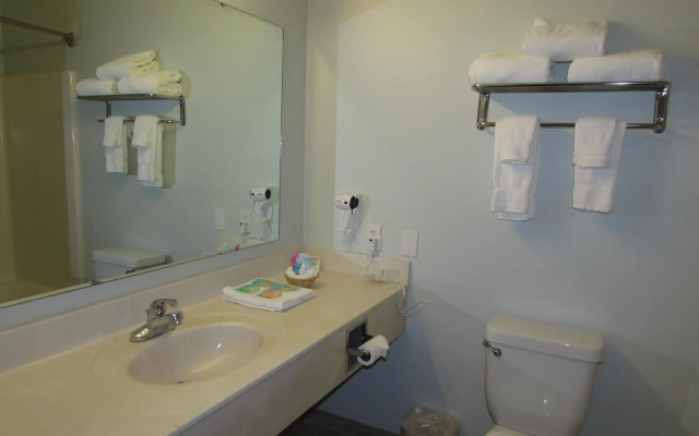 FairBridge Inn & Suites Dupont