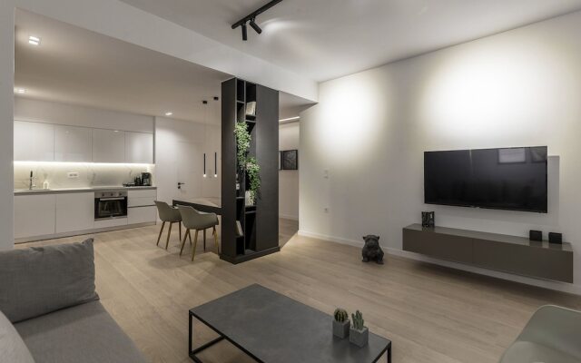 Pangrati Grove Apartment