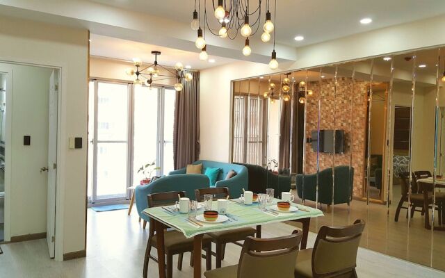 Scenic Valley Luxury 2BR SW Pool 07th