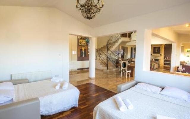 Sunshine Luxury House