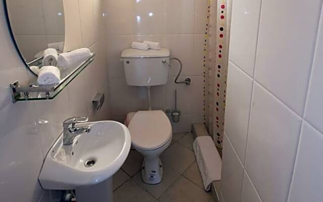 Apartments Leonia