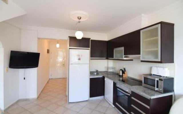 Sunset Beach Club Aqualettings Lighthouse 33