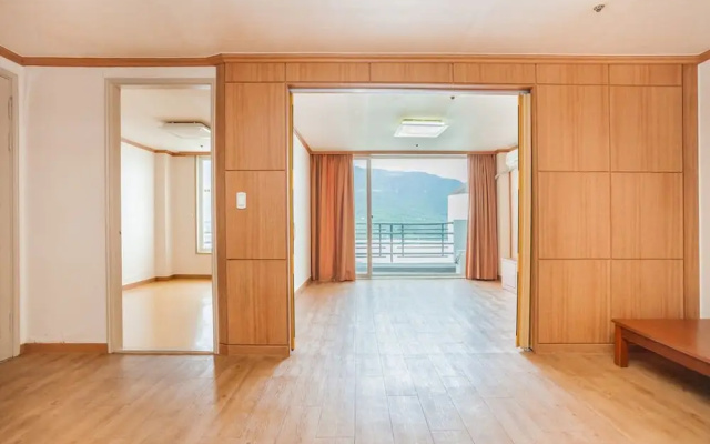 Bugok Ilsung Condo