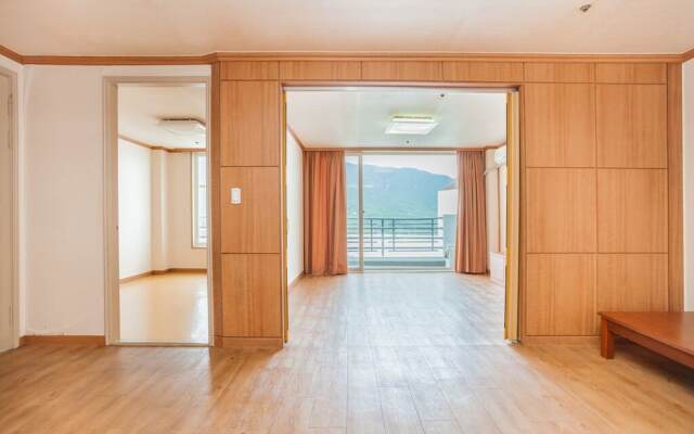 Bugok Ilsung Condo
