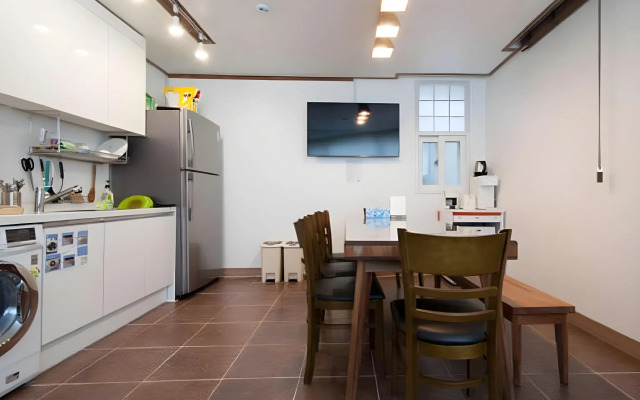 Cube Guesthouse