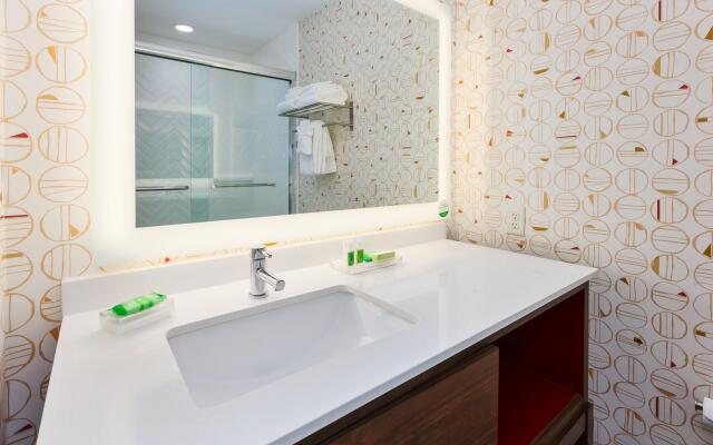 Holiday Inn & Suites Toledo Southwest - Perrysburg by IHG