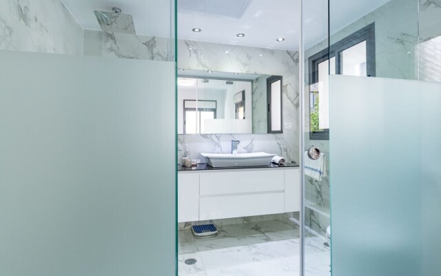 Beautiful Apt by the Beach - 2BDR- TL38