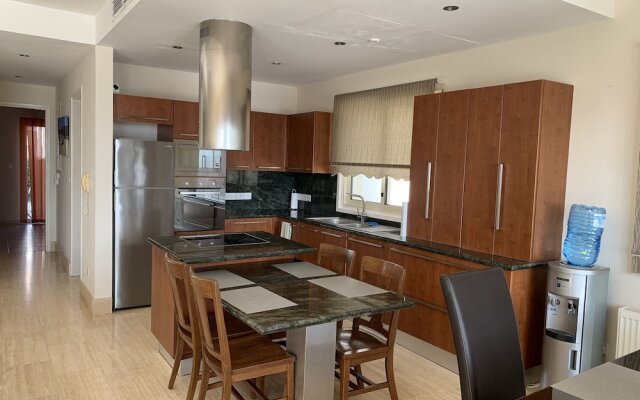 Beachfront Family Holiday Villa Perivolia