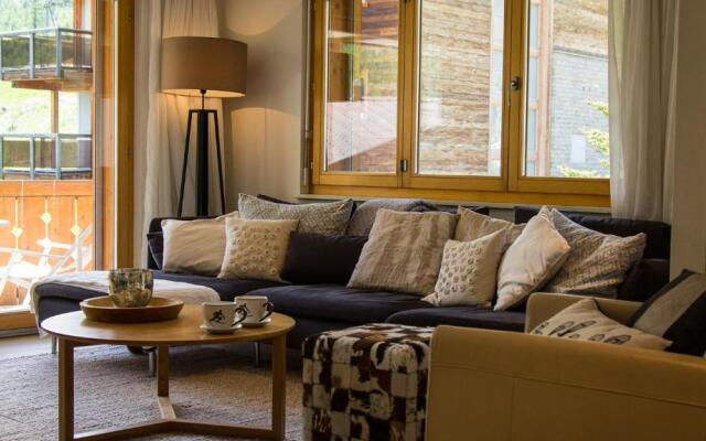 Aramis Apartment 3-1