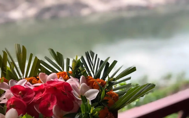 Mekong Riverside Lodge