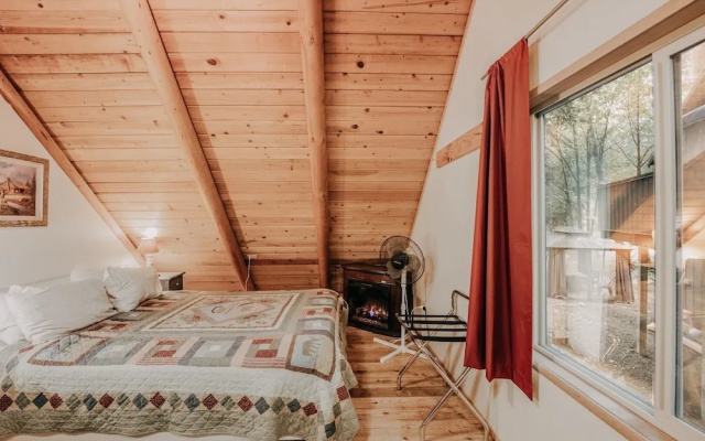 17mbr - Log  - Bbq - Pets Ok - Wifi - Sleeps 8 2 Bedroom Home by RedAwning