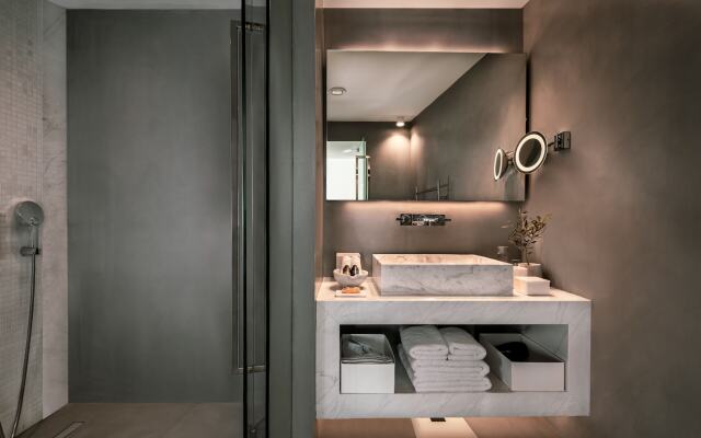 Grace Hotel, Auberge Resorts Collection