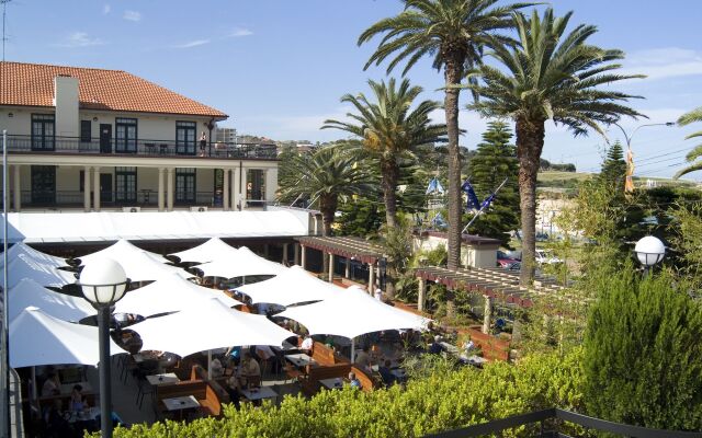 Coogee Bay Hotel Pub Style