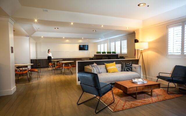 Best Western Crestview Hotel & Suites