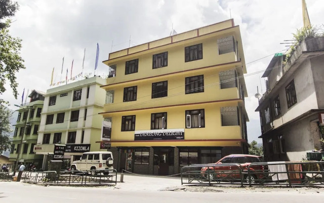 OYO 14894 Hotel Denzong Delight