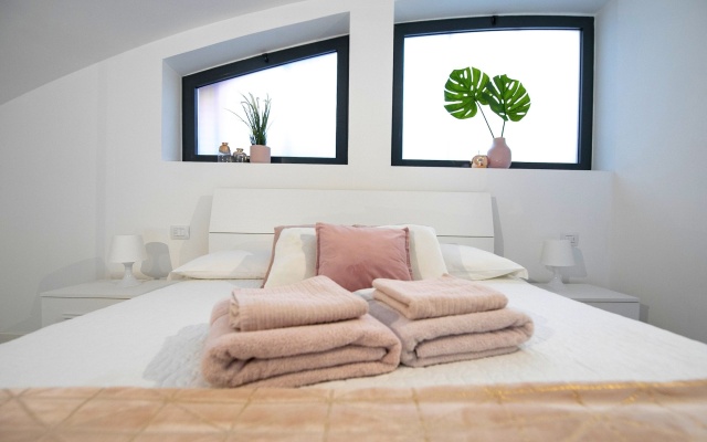 Design Central Apartment