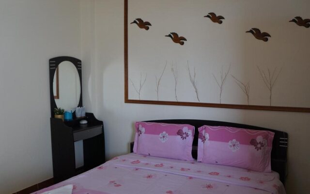 Phuttipong Apartment