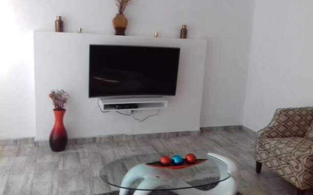 Mayberrypark Guest Lodge