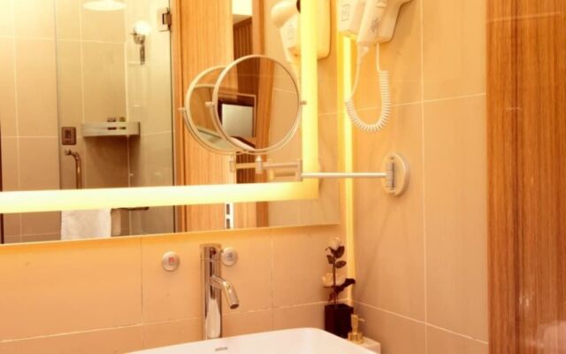 GreenTree Eastern Tianjin Wuqing Stadium Hotel