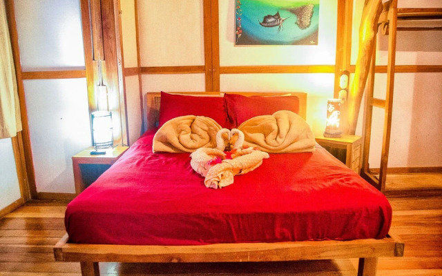 Bahia Rica Fishing & Kayak Lodge