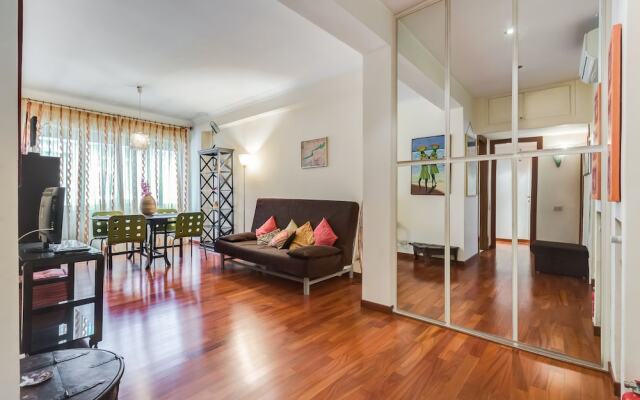 Vatican House - Near Metro Station