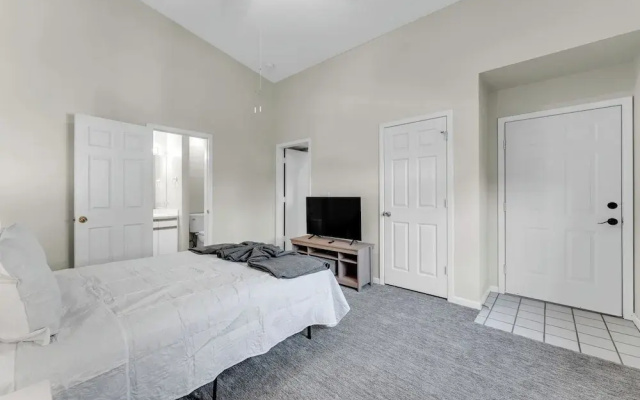 Peaceful 2BR Condo by Golf Course & Pools