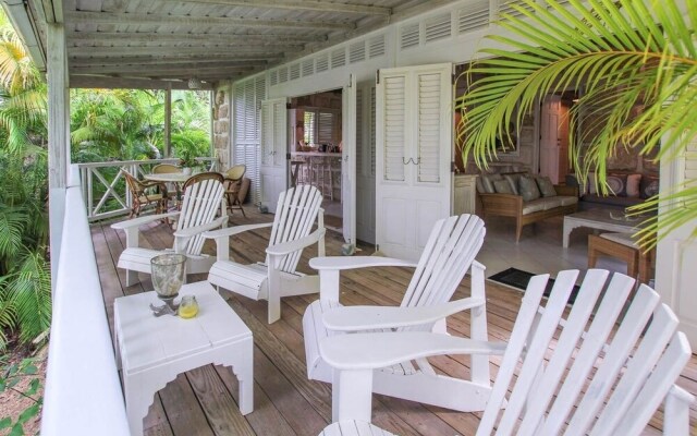 Charming 2-Bed Cottage By Beach by BSL Rentals