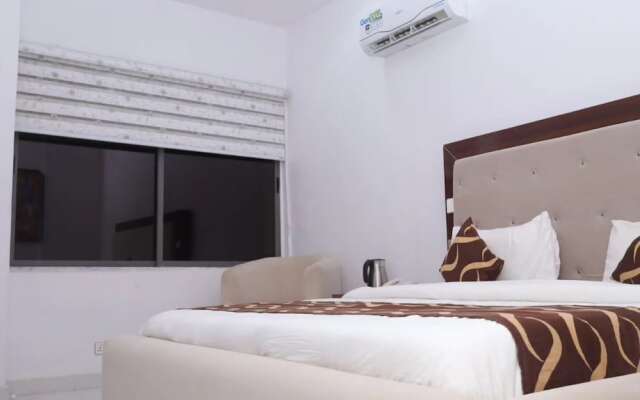 The Paradise Beach Resort and Apartment