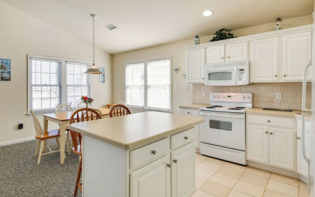 Half-mi to Wildwood Boardwalk: Family-friendly Apt