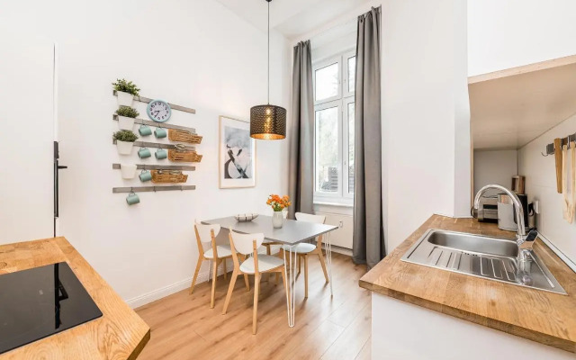 Stylish New Cube Loft II by Berlin-Wall-Apartments