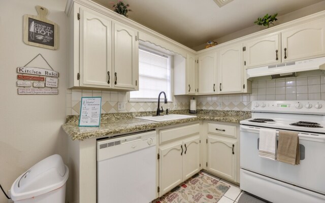 Pet-friendly Edinburg Apartment With Pool Access!