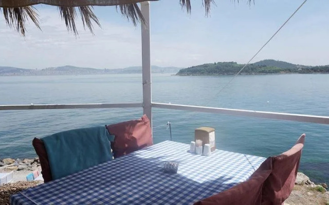 Pyrgos Hotel