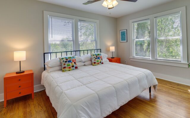 Vibrant Fayetteville Home - Walk Downtown!