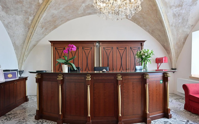Hotel Garden Court