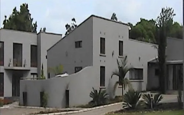 Eight Reedbuck Hotel