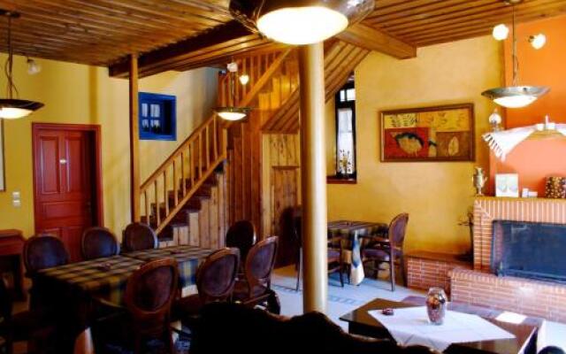 Oikia Mitsiou Traditional Inn