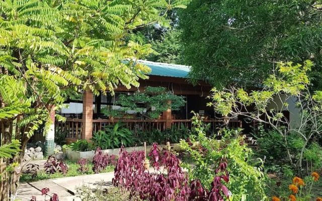 De Meadows Resort