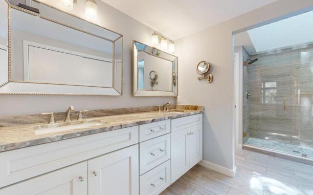 7621 Huntington Villas