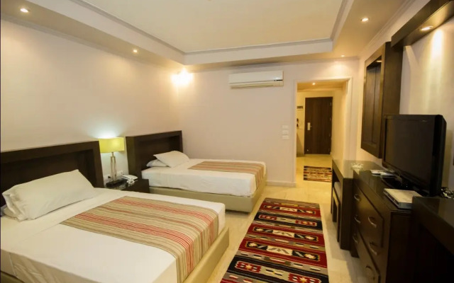 Maamura Palace Hotel