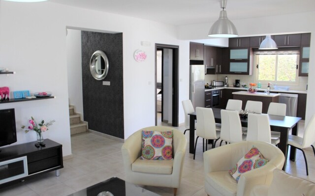 Avrora Villa PV