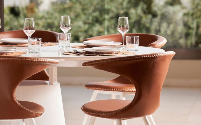 Elaia Luxury Suites